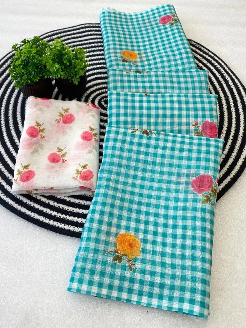 🍁🍁Trending Pure Linen Cotton Sarees With Unstitched Blouse🍁🍁