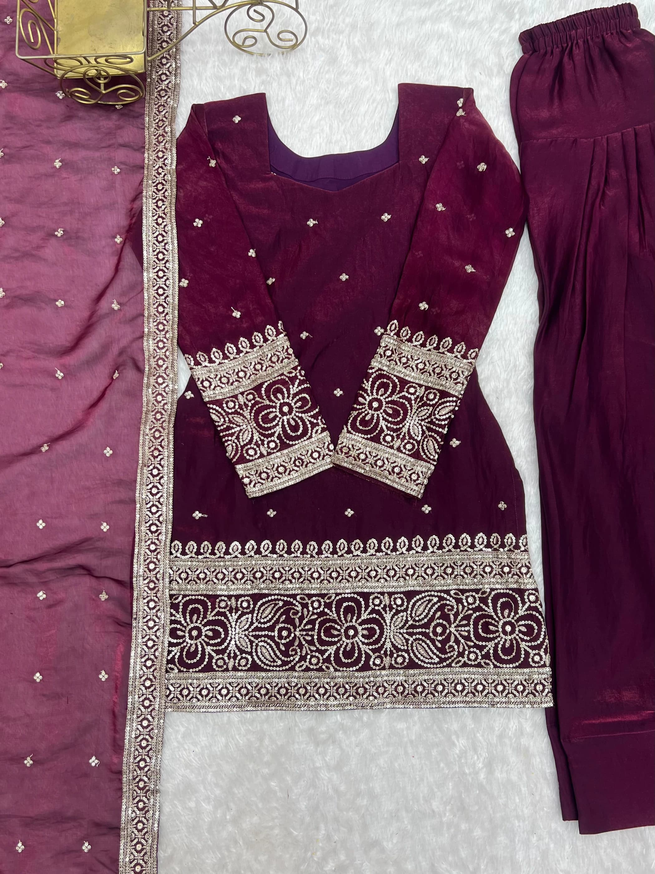 Fendy Silk Embroidered Kurta Set 12