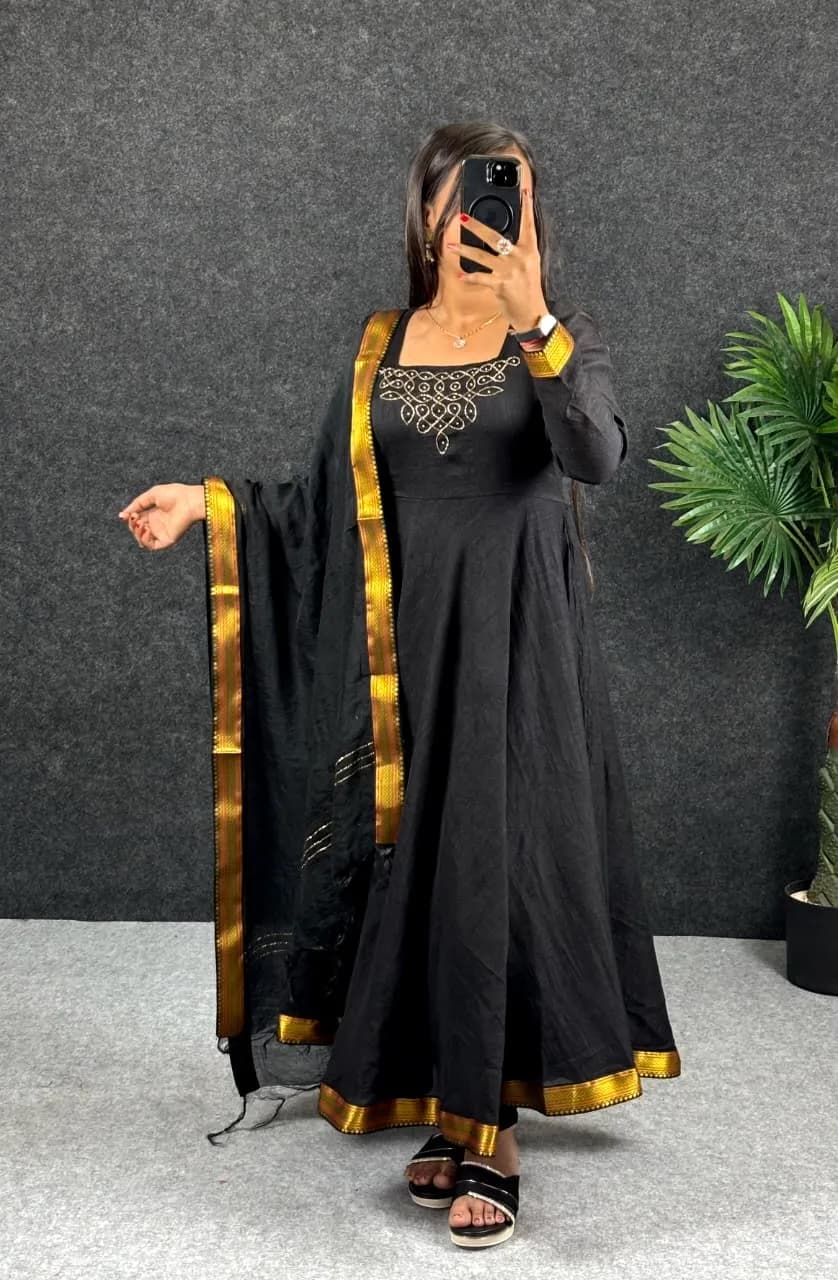 🖤🖤Kadhalar dhinam roja outfit recreation black hand work Gown with duppata🖤🖤 7