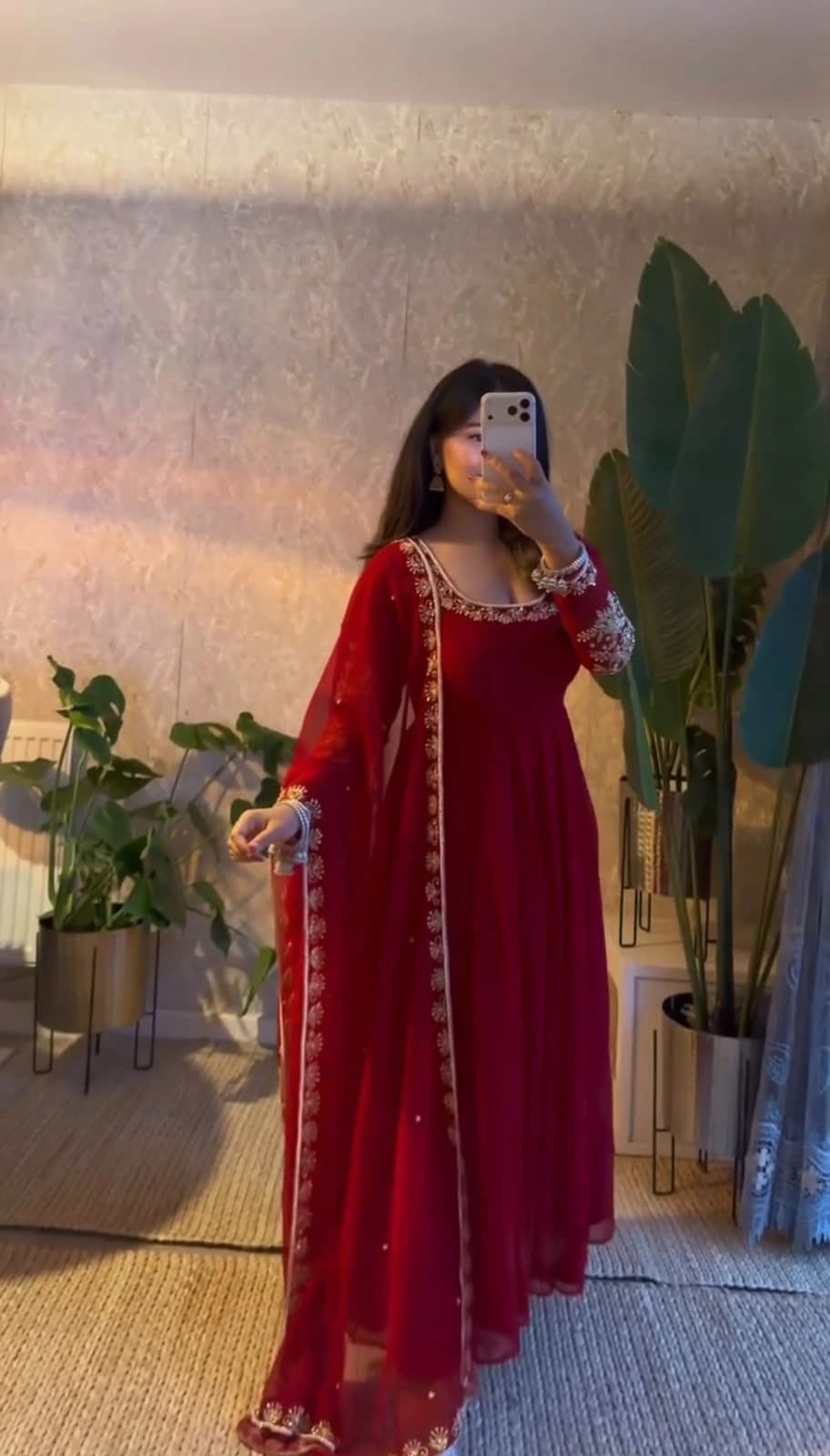 Fox Georgette Embroidered Gown Set 2