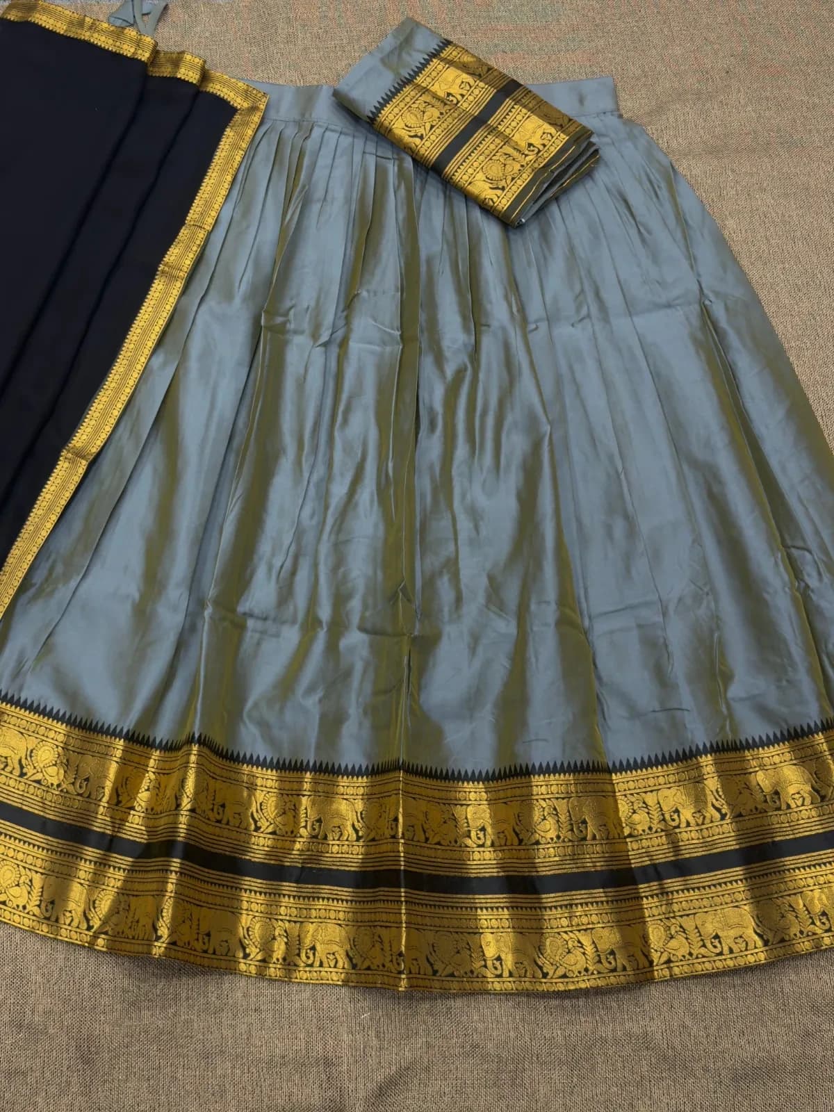 🌈🌈Evergreen Beautiful Kanjivaram Half-Saree Set🥻🥻 2