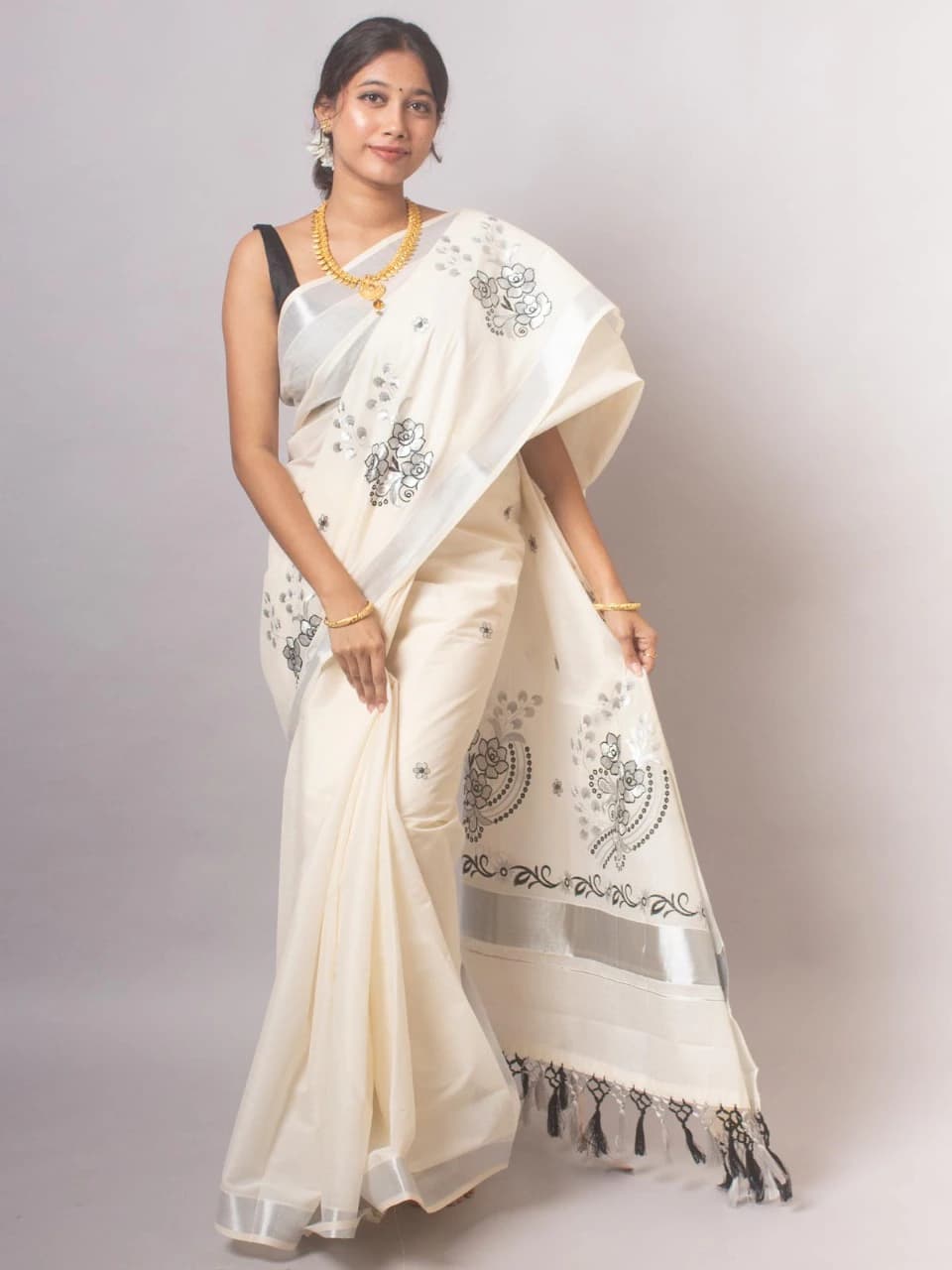 Cotton Embroidered Saree with Blouse 2
