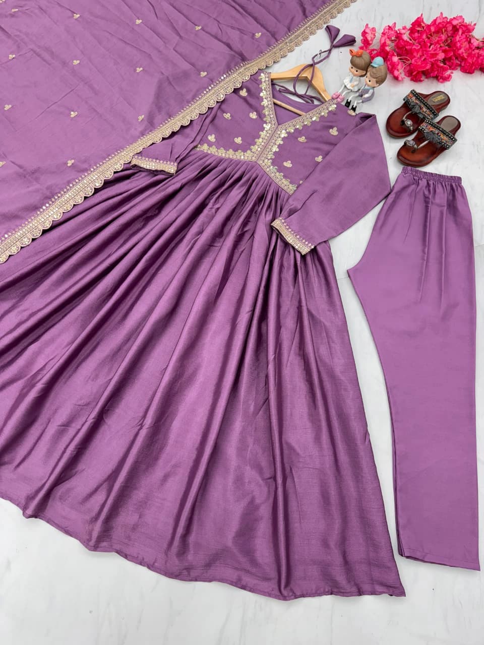 Chinon Silk Alia Cut Gown Set 7