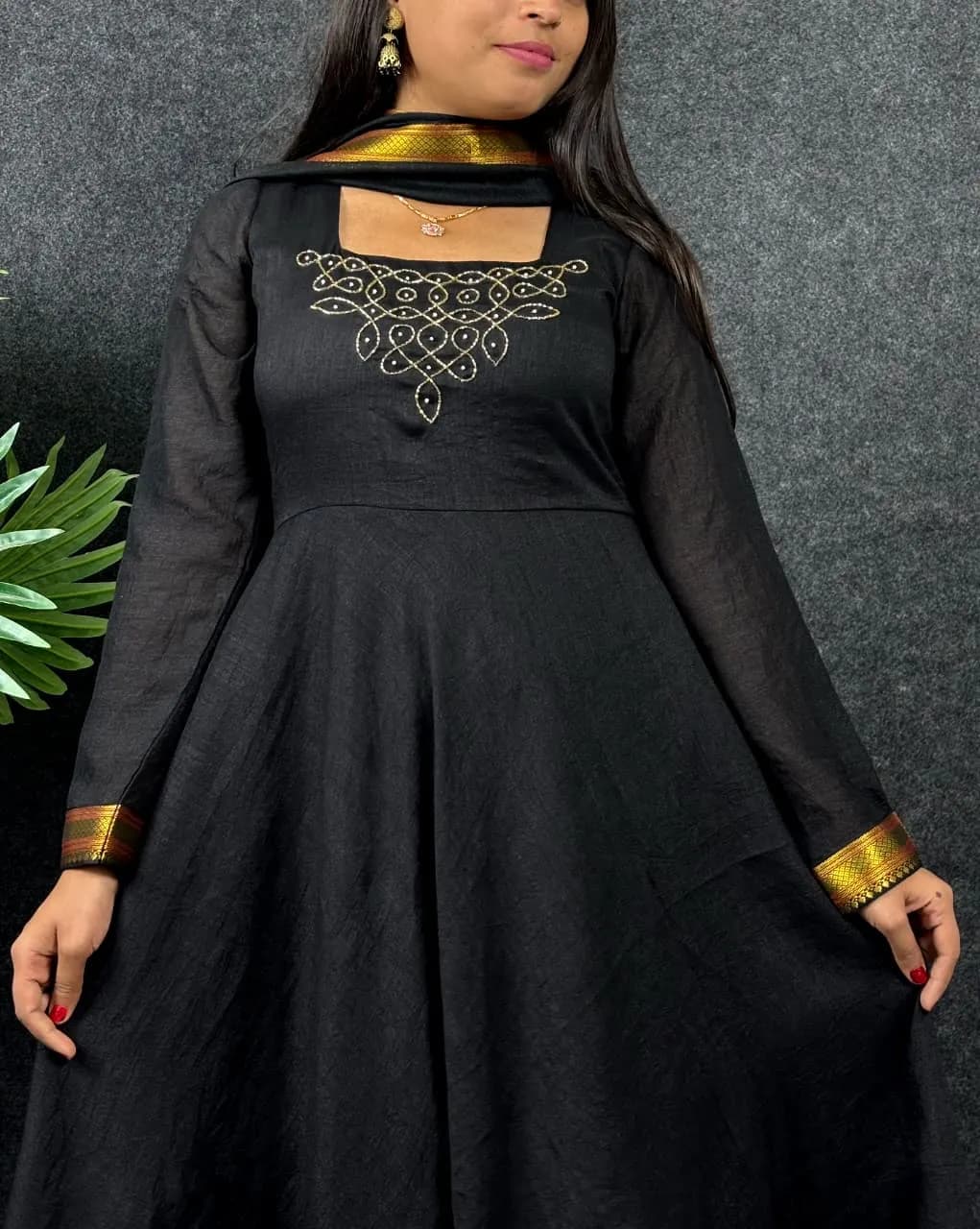 🖤🖤Kadhalar dhinam roja outfit recreation black hand work Gown with duppata🖤🖤 6