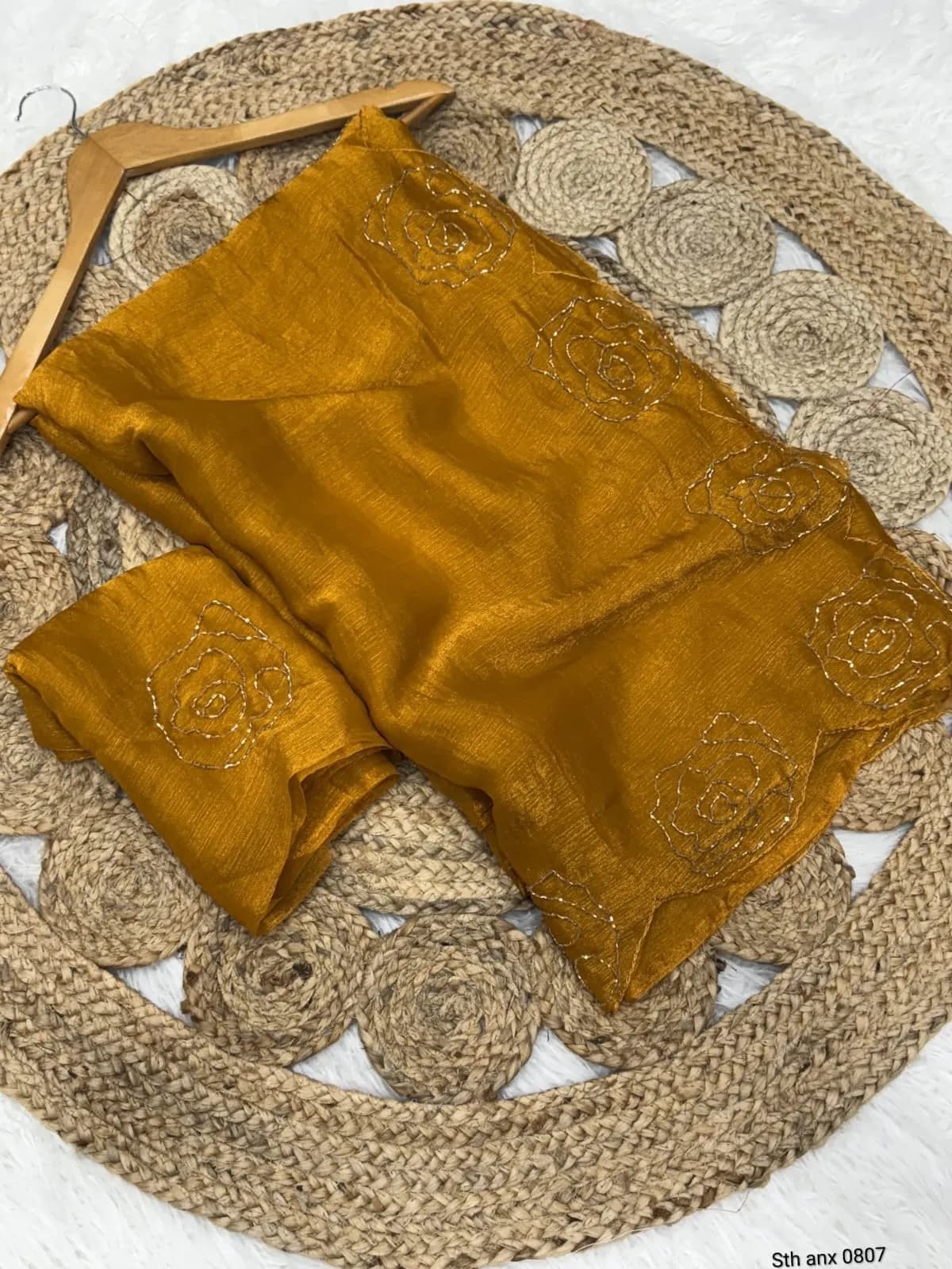 💗👑Most Viral Roja Fendy Chiffon Sarees With Beautiful Katdana handwork With Blouse Piece💗👑