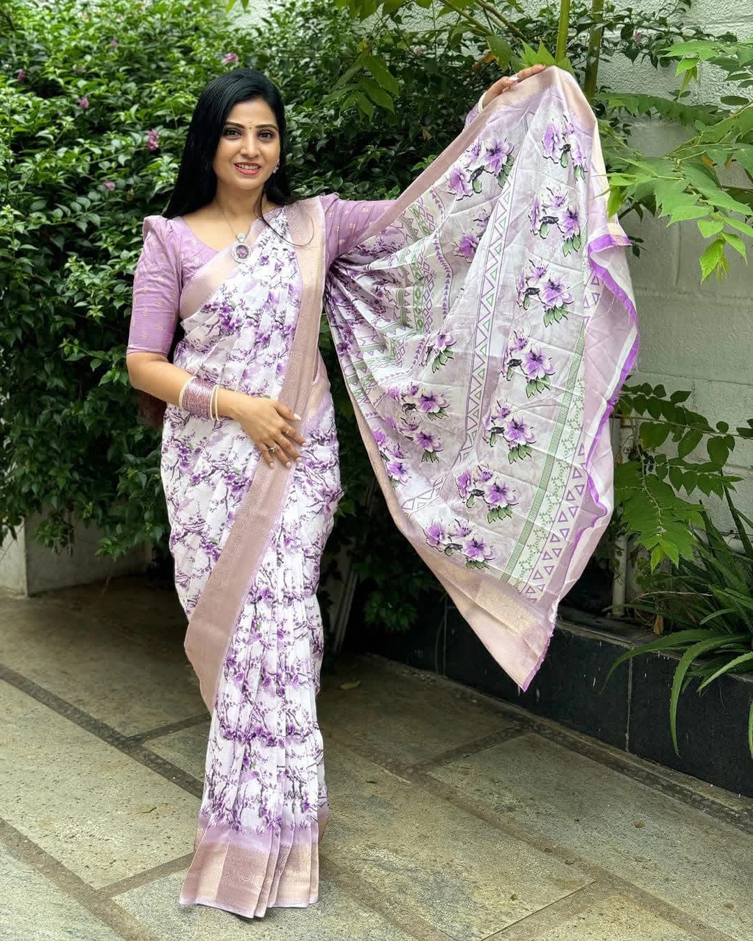 Dola Silk Saree with Blouse 3