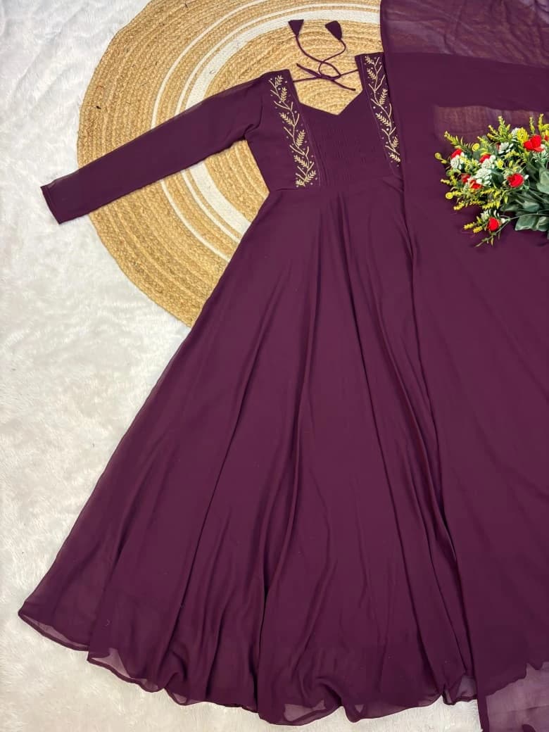 💕Faux Georgette Pintuck Gown💕 2