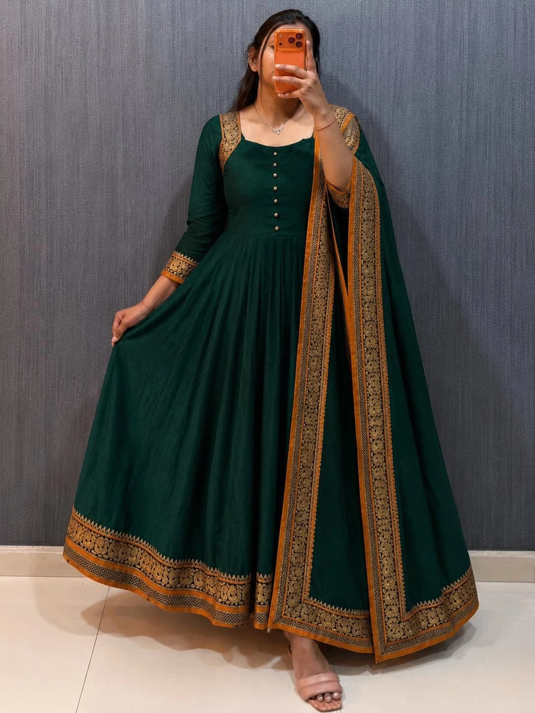 🍁🌸Traditional Temple Border Meera Anarkali Gown With Dupatta🌸🍁