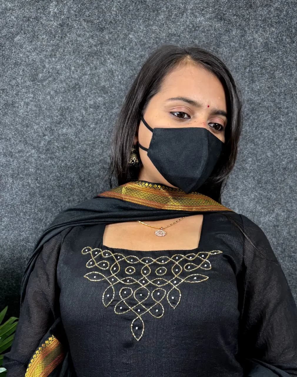🖤🖤Kadhalar dhinam roja outfit recreation black hand work Gown with duppata🖤🖤