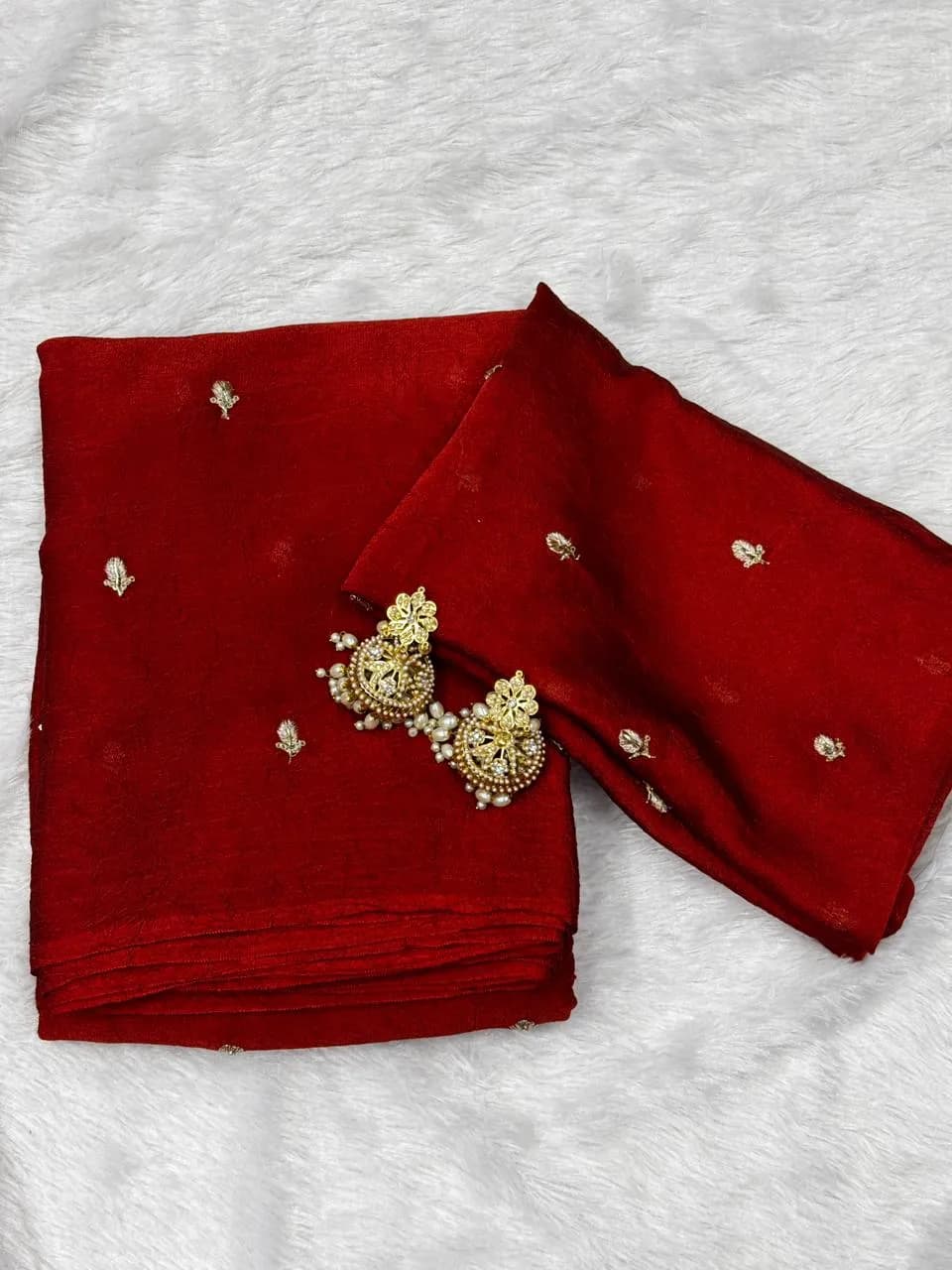 💕💕Fancy crush fabric with handwork Butti Sarees With Blouse Piece💕💕