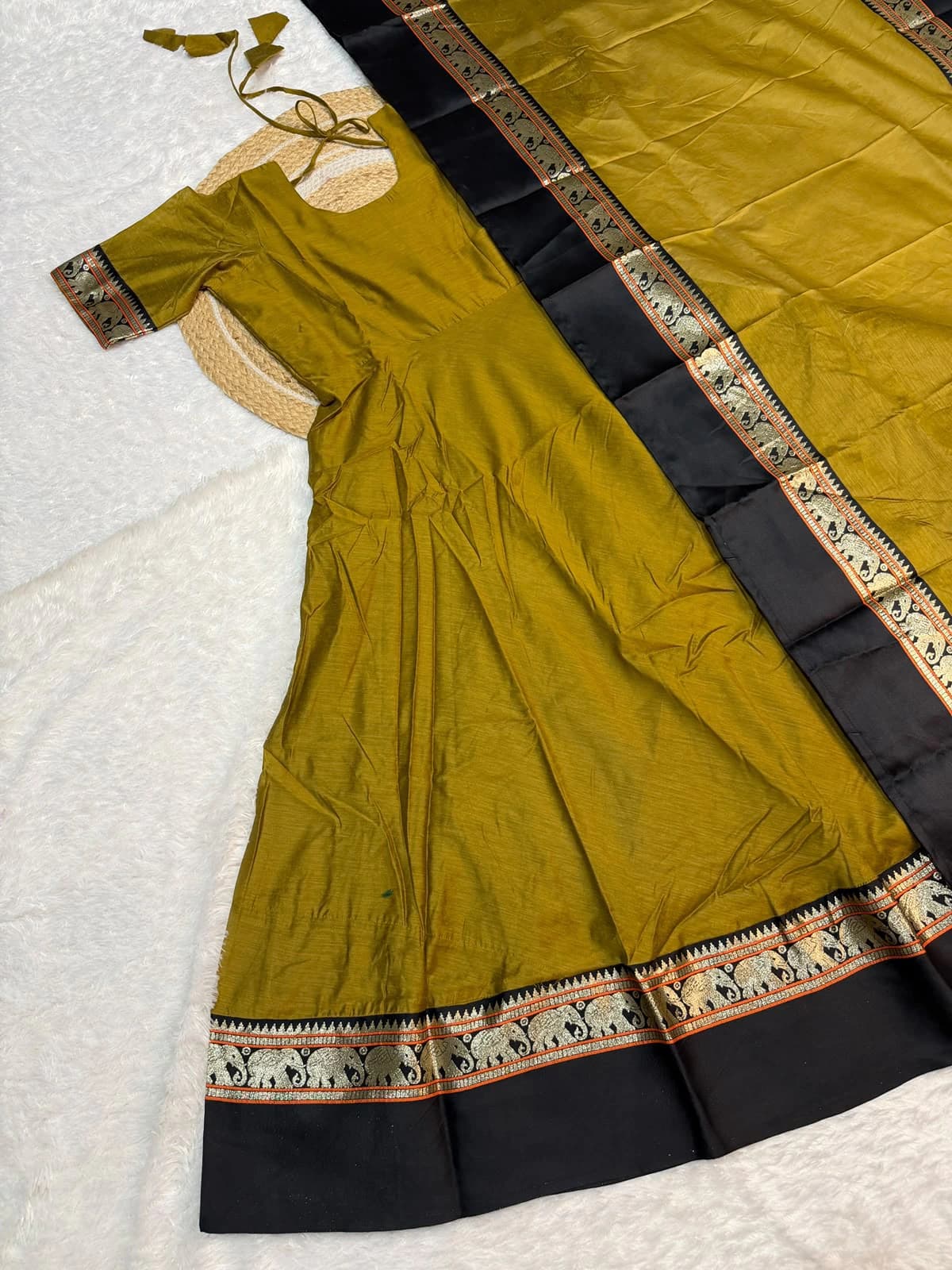 Kanchi Cotton Gown Set