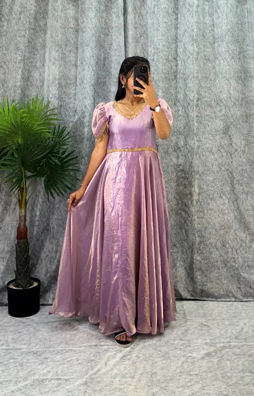 👑👑Premium Muhana Designer Space Silk Gown👑👑