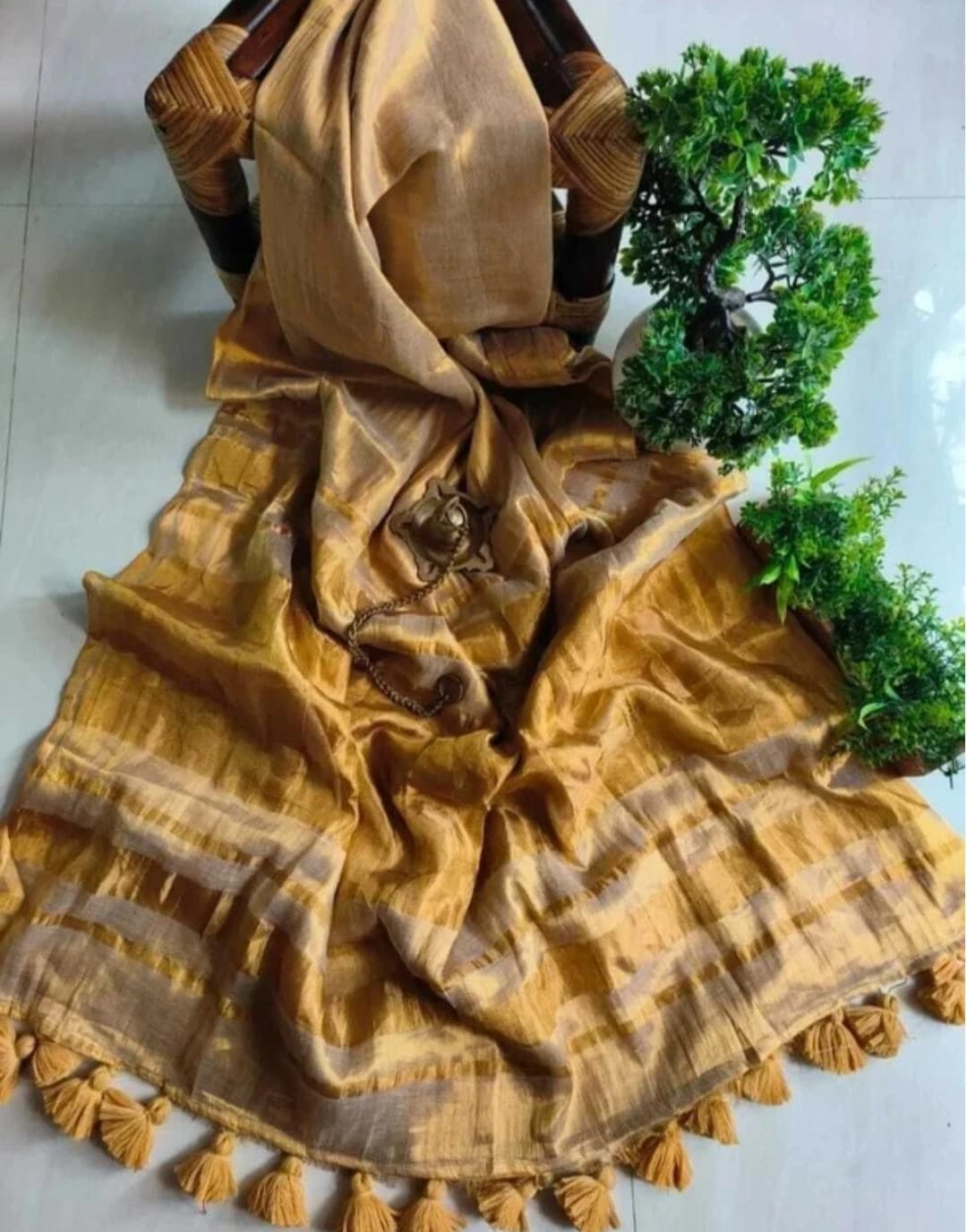 Gold Tissue Saree with Blouse 3
